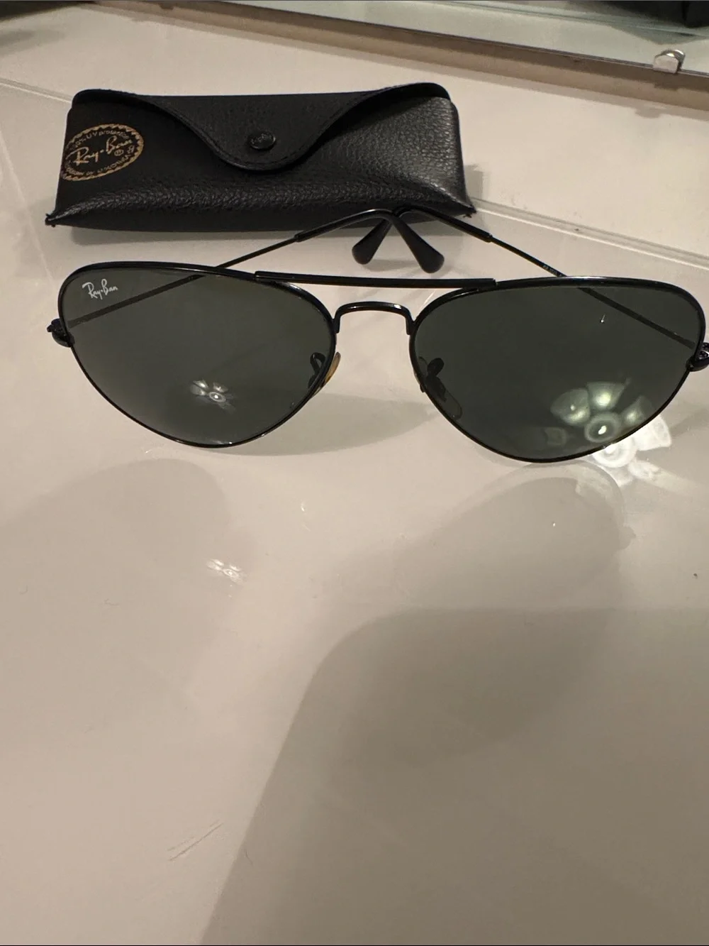 Ray-Ban Aviator Sunglasses in Black